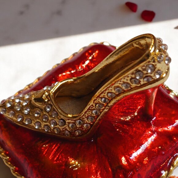 Vintage  1990's Crystal Cinderella-Inspired High Heel Ring Holder Trinket Box - Picture 8 of 10